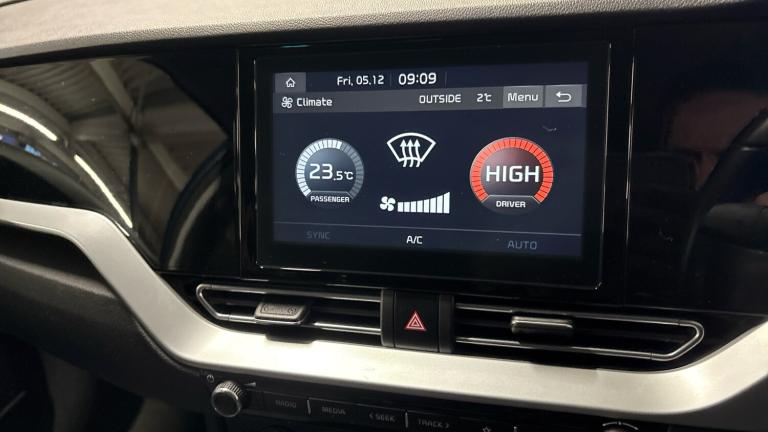 2020 Kia Niro 1.6 GDi Hybrid 2 5dr DCT Hybrid Estate Estate Hybrid Automatic