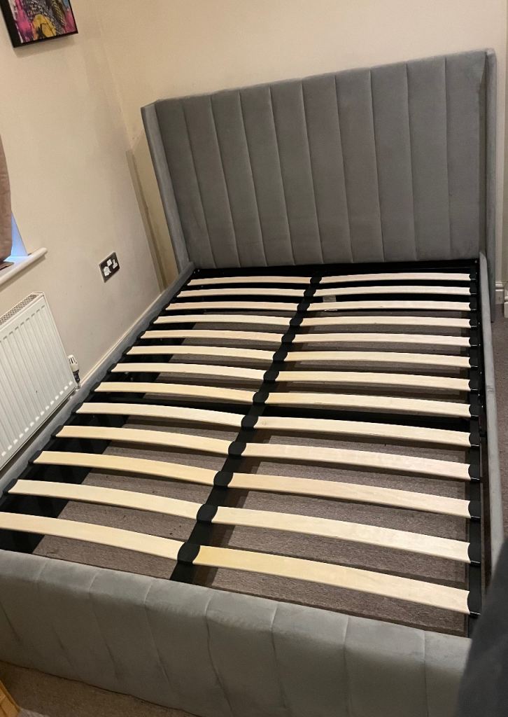 Elisa Ottoman Plush Velvet Storage Bed 