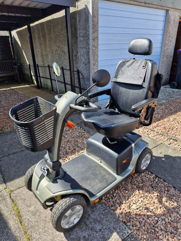 Pride Colt Deluxe Mobility Scooter – Good Condition, New Batteries, Grey