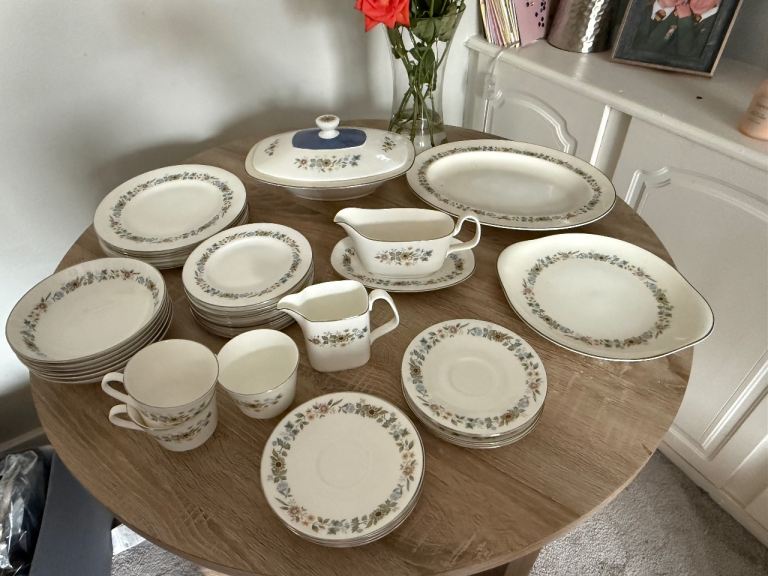 Royal Doulton "Pastorale" Full Ceramic Dinner Set - Good Condition, Multicoloured