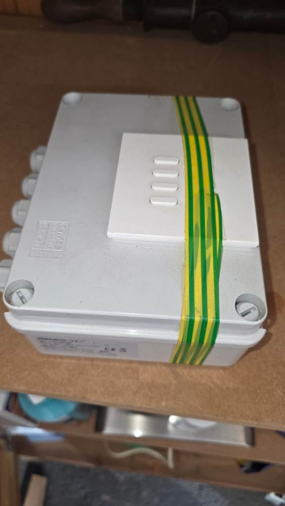 Wisebox remote electrical switch 4 way