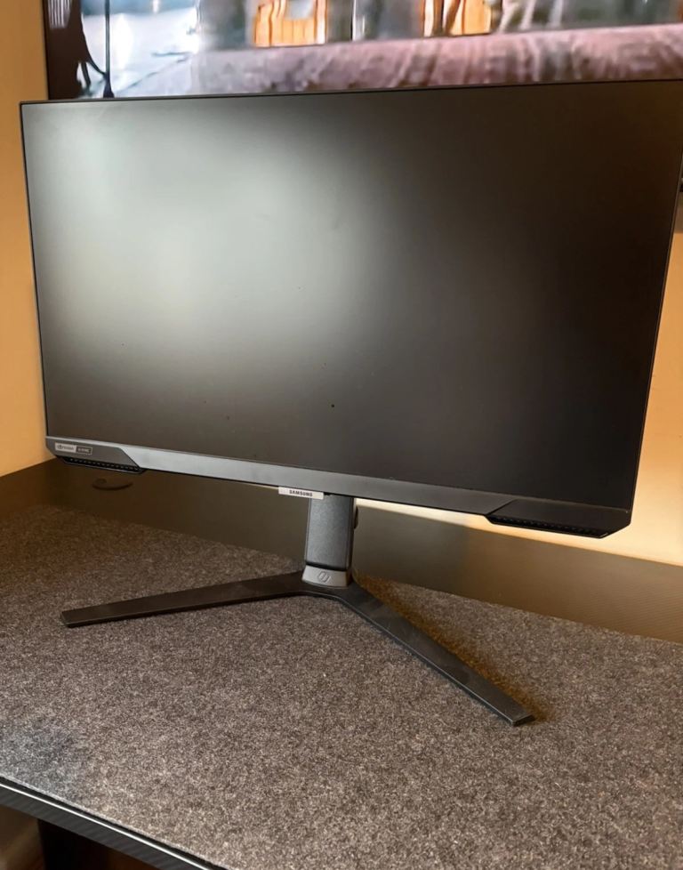 Samsung 25" G40B 240Hz Odyssey Gaming Monitor
