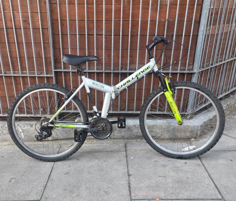 Challenge Beacon Mountain Bike – White/Yellow, Good Condition