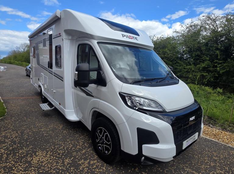 2025 Pilot Evidence P740 4 Berth 4 Belt Motorhome For Sale