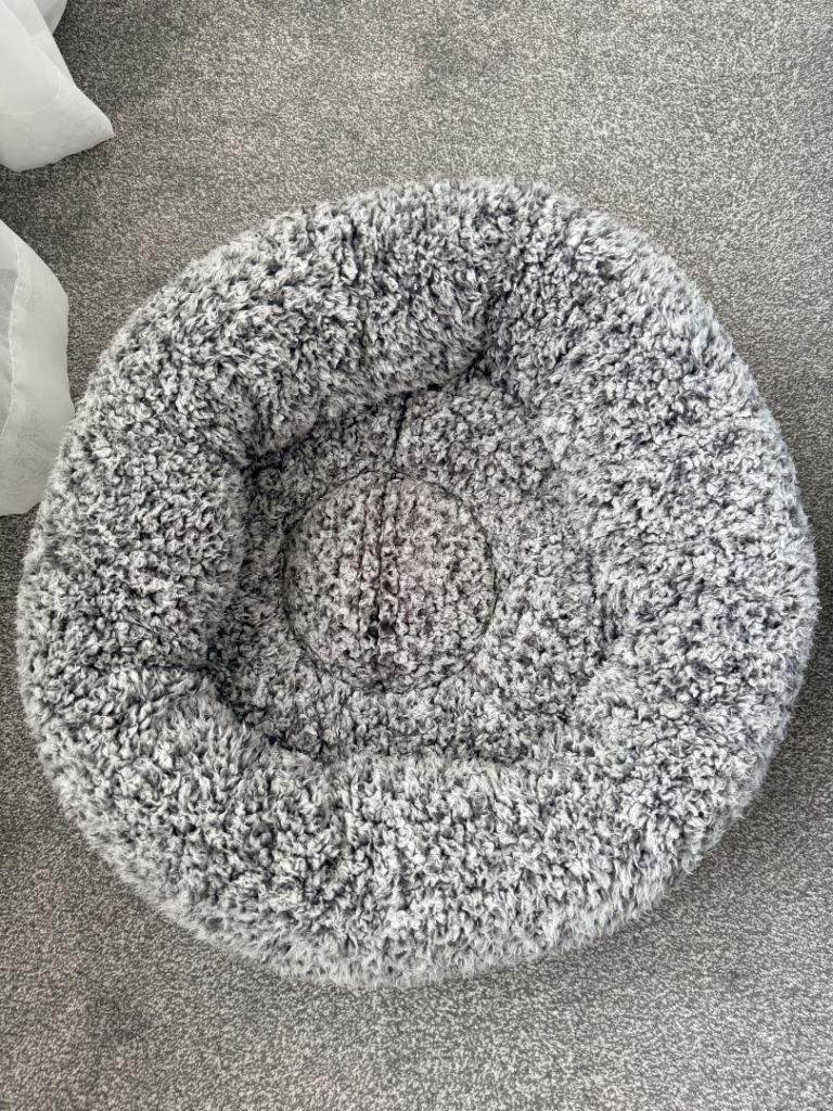 Cat bed donut brand new 