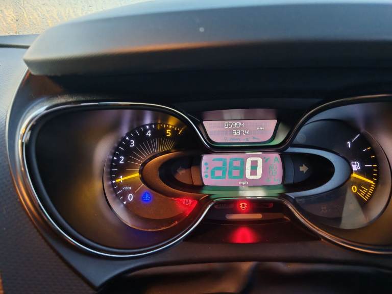 Renault, CAPTUR, Hatchback, 2014, Manual, 1461 (cc), 5 doors