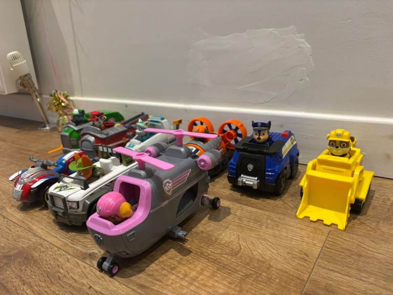 9 Paw Patrol Vehicles and Figures 