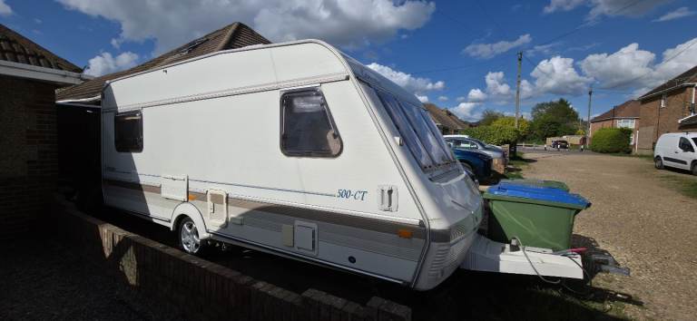 Light hobby carvan 5 berth