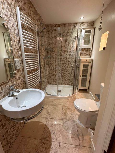 West End Osborne Place 3/4 Bed Self-contained apartment. P/f or U/f G/CH D/G