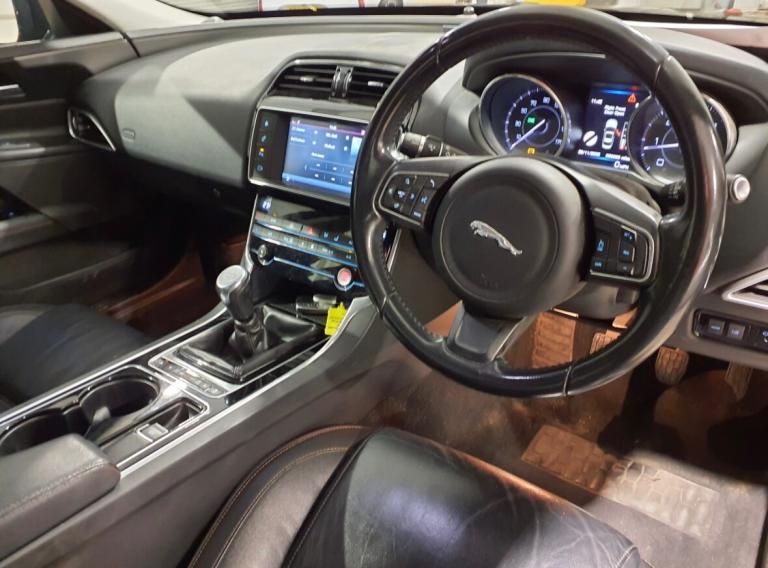 2015 Jaguar XE 2.0d Prestige 4dr SALOON Diesel Manual