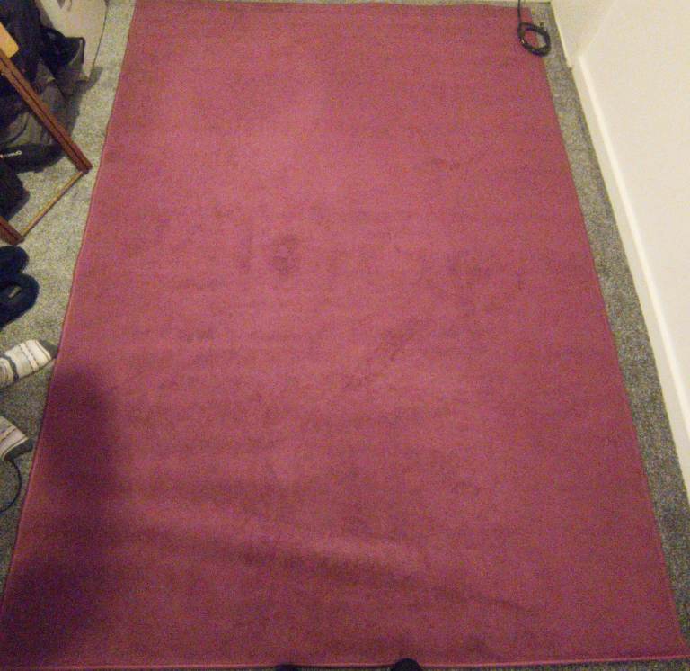 Red Rug 160 x 230 cm – Clean & Good Condition
