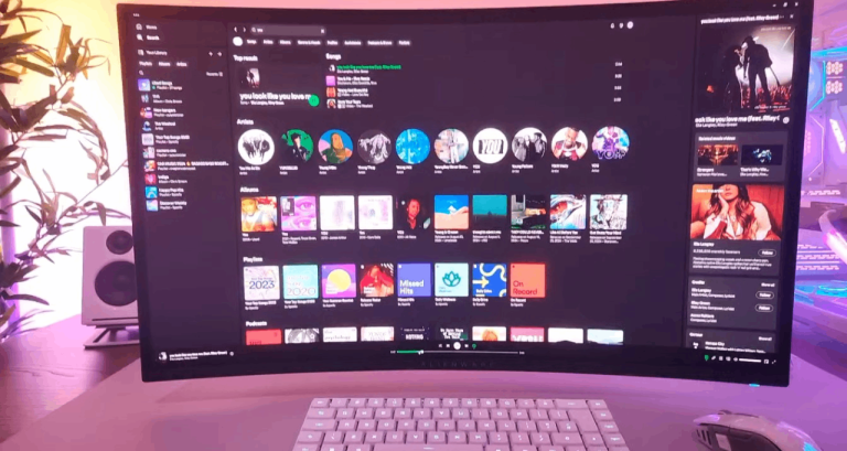 Alienware 32 4K QD-OLED Gaming Monitor - AW3225QF