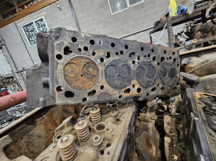 Transit Engine Cylinder Heads Ford Vintage Classic MK2 MK3 MK4 MK5  1998 ( 70 EACH )