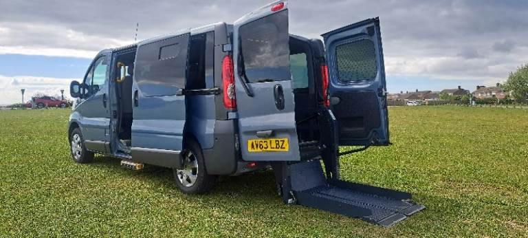 Renault, TRAFIC LWB Wheelchair Camper Conversion Lift Mobolity 40k 2014, Manual 2L Diesel