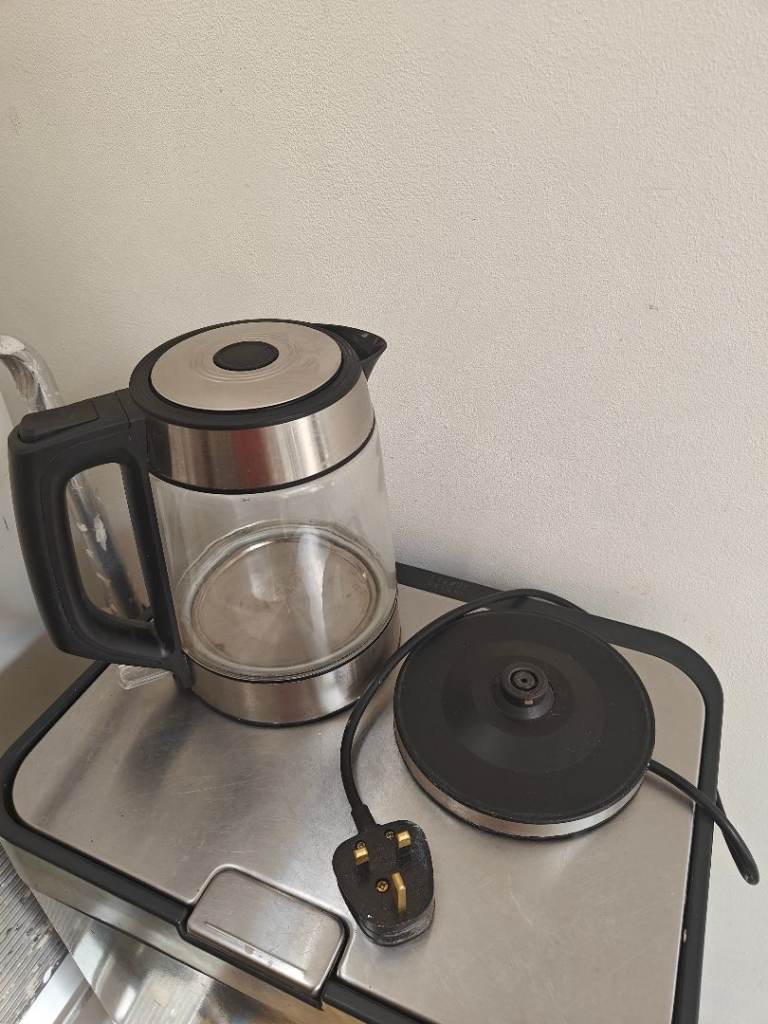 Neo glass clear electric kettle. 