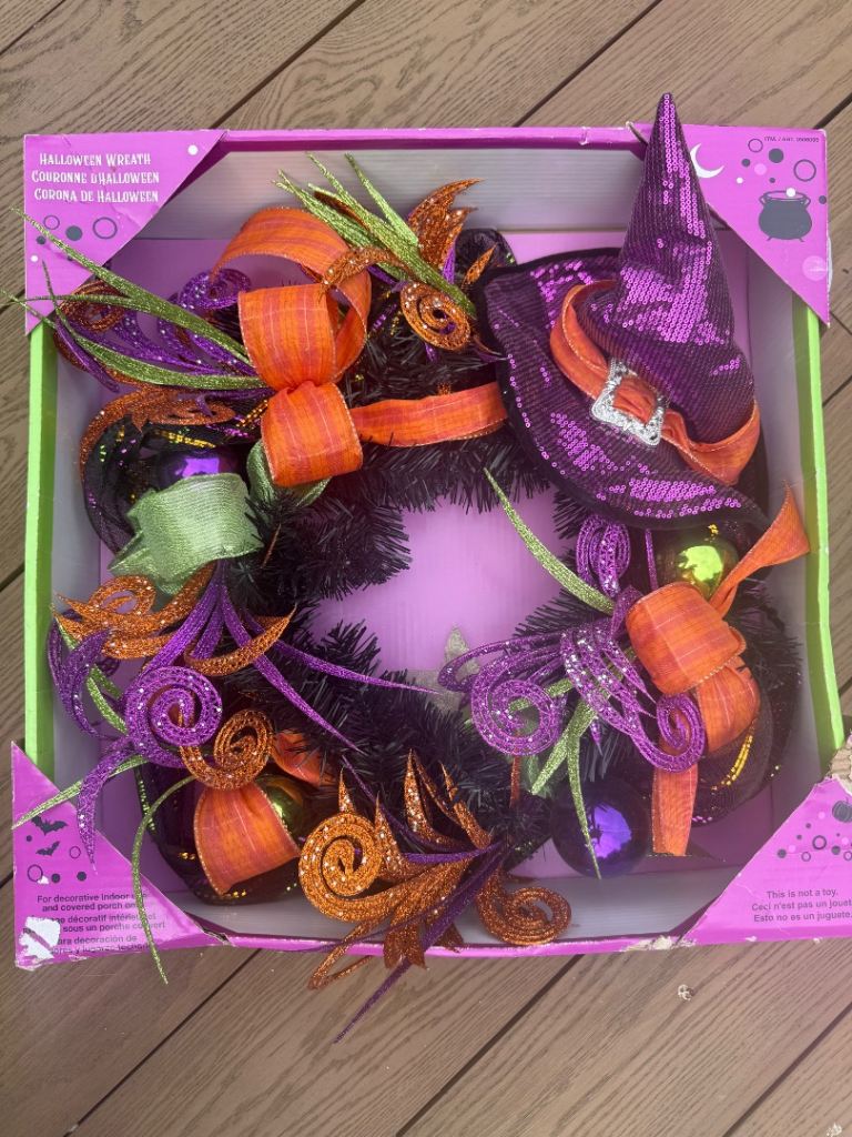  Halloween Wreath – Witch Hat & Bows