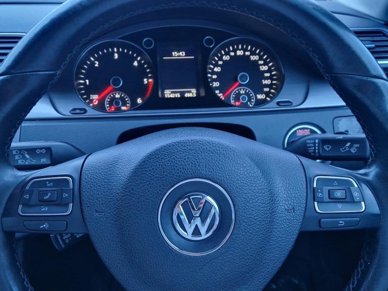 Volkswagen, PASSAT, Saloon, 2012, Manual, 1968 (cc), 4 doors