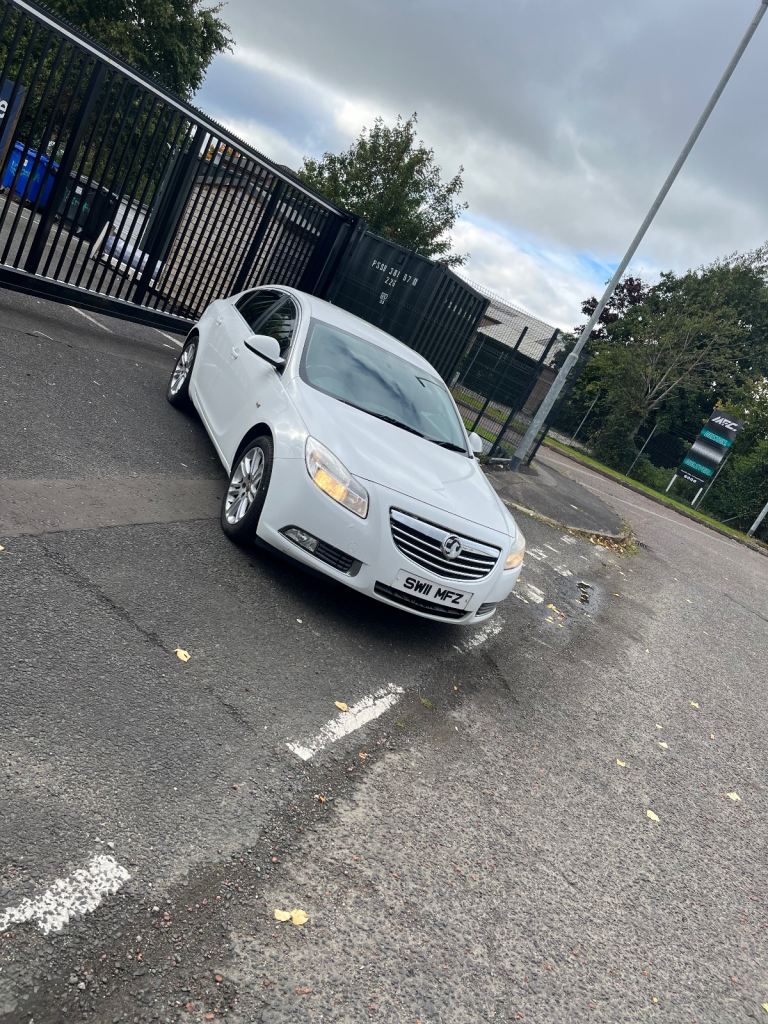 Vauxhall Insignia Hatchback, 2011, Manual, 1956 (cc), 5 doors
