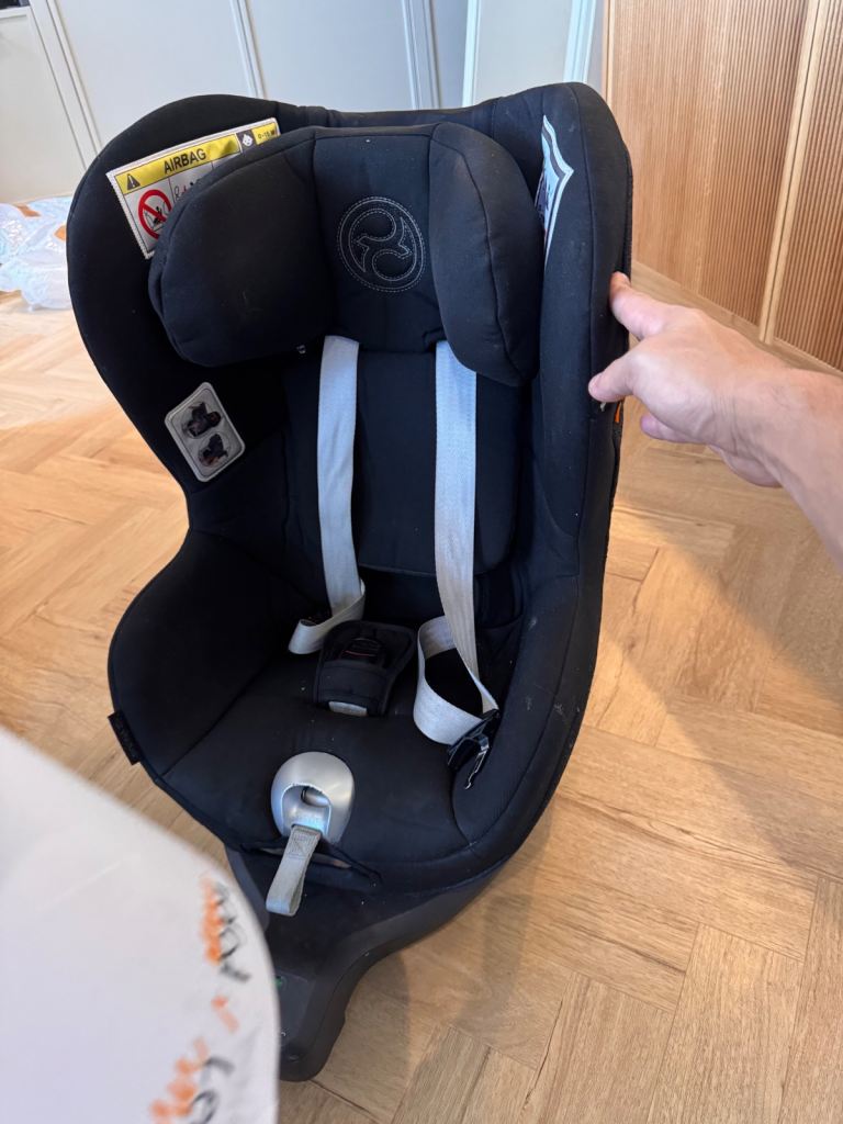 Cybex Sirona Z i-Size Car Seat + Base (Black)