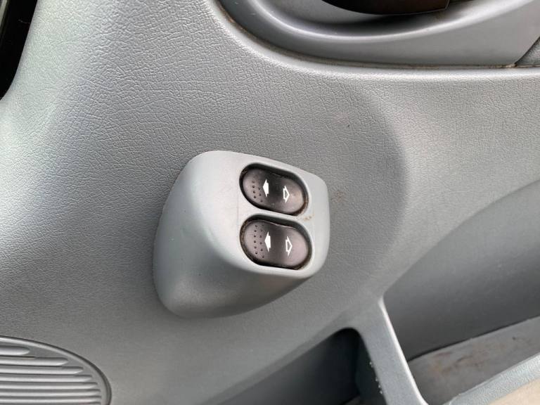 2009 Ford Transit Medium Roof Van TDCi 85ps PANEL VAN DIESEL Manual