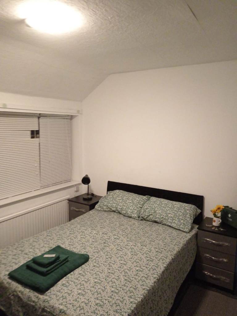 Double Room to Rent in a 4 Bedroom House Share