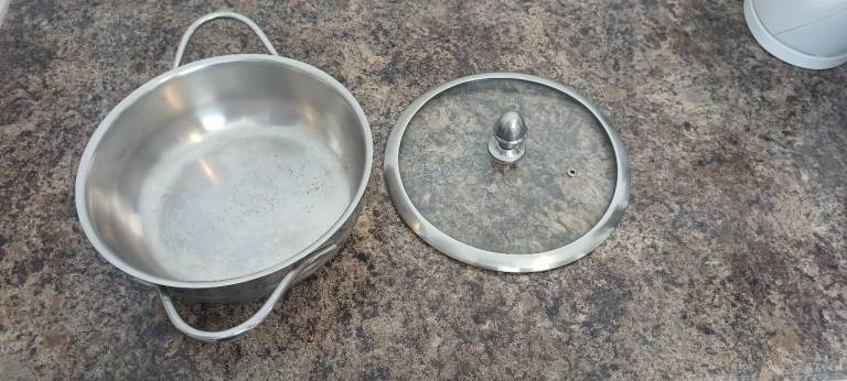 Stainless steel kadhai for use on induction or gas