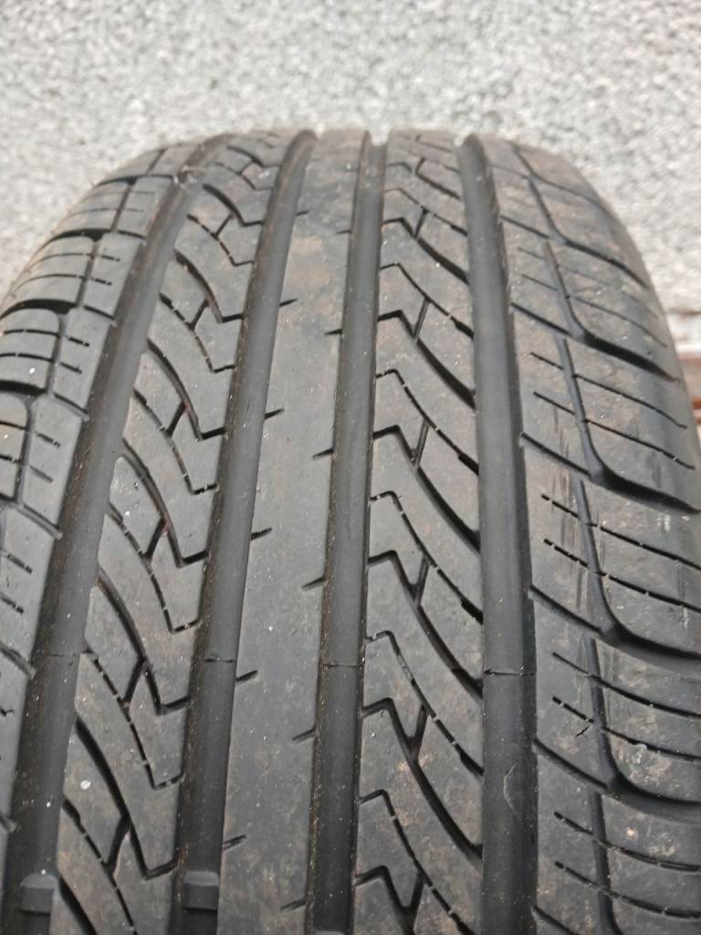 Car tyre