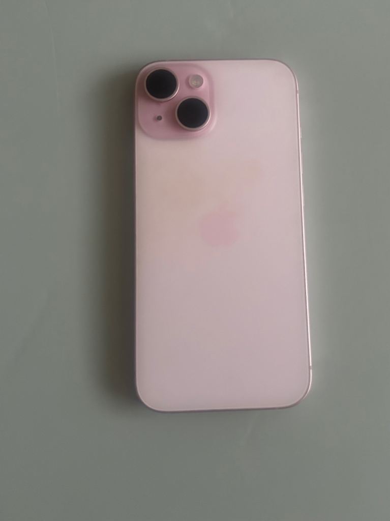 iPhone 15 pink 