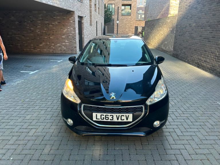 Peugeot, 208, Hatchback, 2013, Manual, 1199 (cc), 3 doors