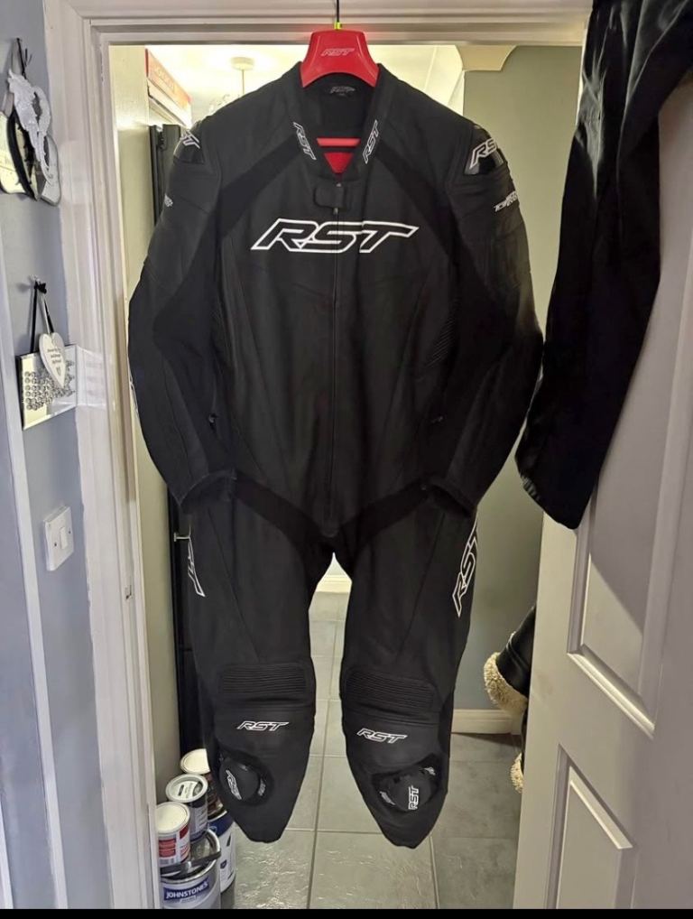 Rst tractech evo 5 1 piece leather motorcycle suit
