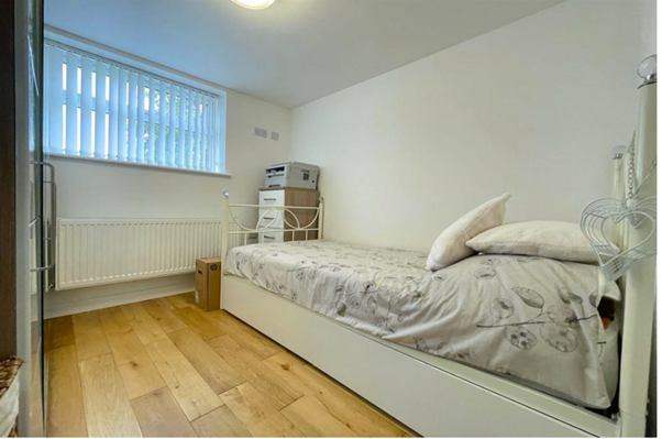 Double En-Suite Room to Rent in Sale M33 2US | £550 PCM | Bills Included