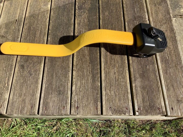 Stoplock Pro Elite Car Steering Wheel Lock - Heavy Duty Anti-Theft Bar - Universal Fit - 2 Keys