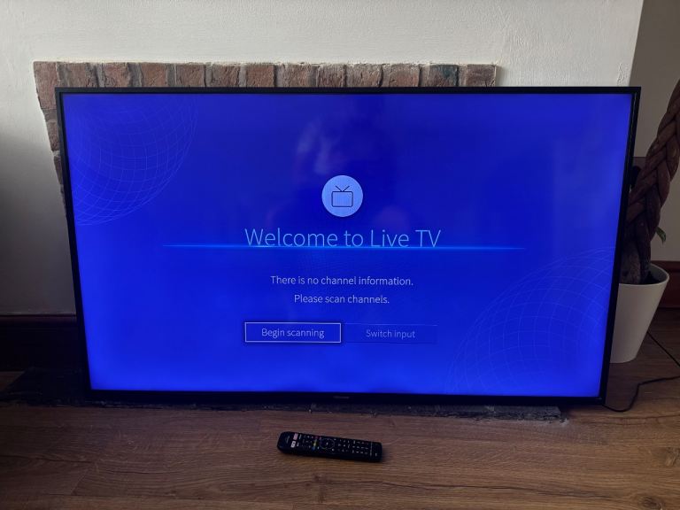 Hisense 55” Smart TV with Remote – Good Condition