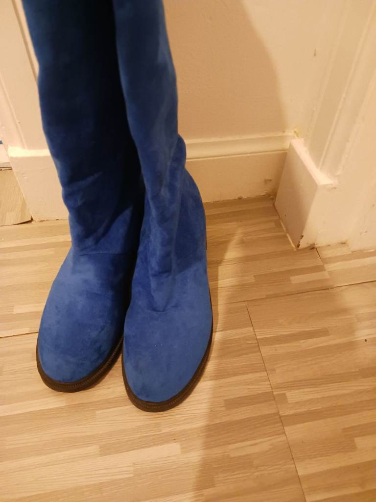 Blue swed boots