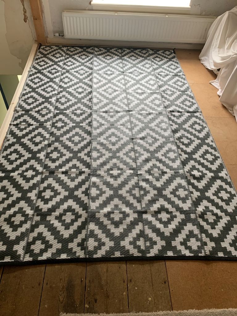 Large New Black  & White Outdoor Rug - Diamond Pattern