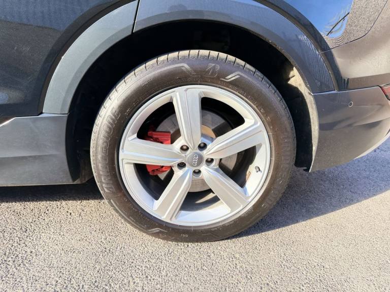 2019 Audi e-tron 55 SUV 5dr Electric Auto quattro 95kWh (408 ps) ESTATE ELECTRIC Automatic