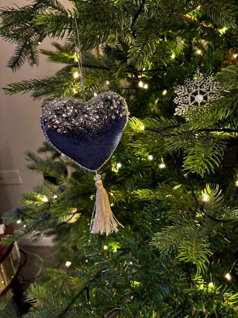Mixed Navy Baubels x 36