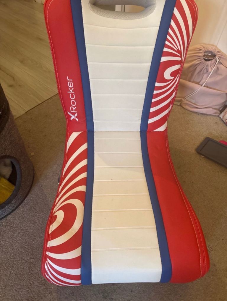 Rocker gaming chair 