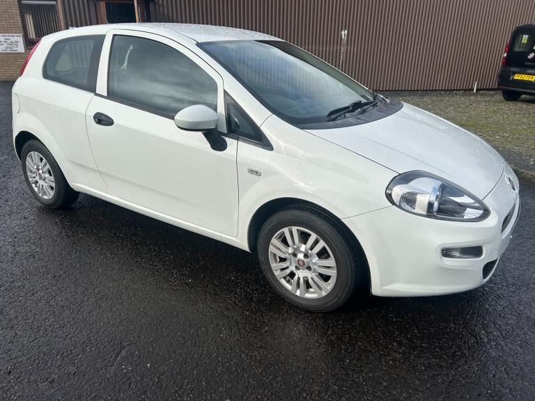 2015 Fiat Punto 1.2 Pop+ 3dr HATCHBACK Petrol Manual
