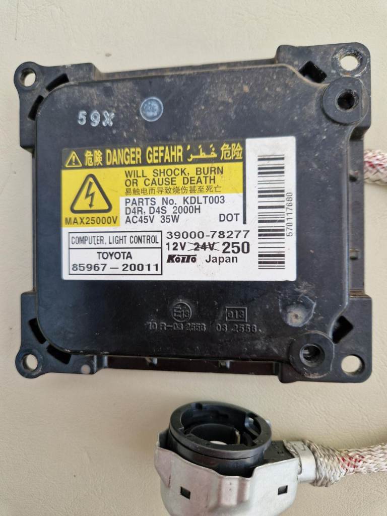 toyota headlight ballast ecu light control unit