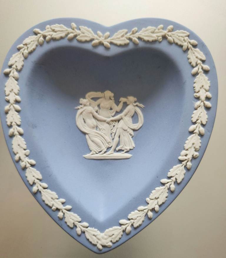 WEDGEWOOD HEART SHAPED DISH