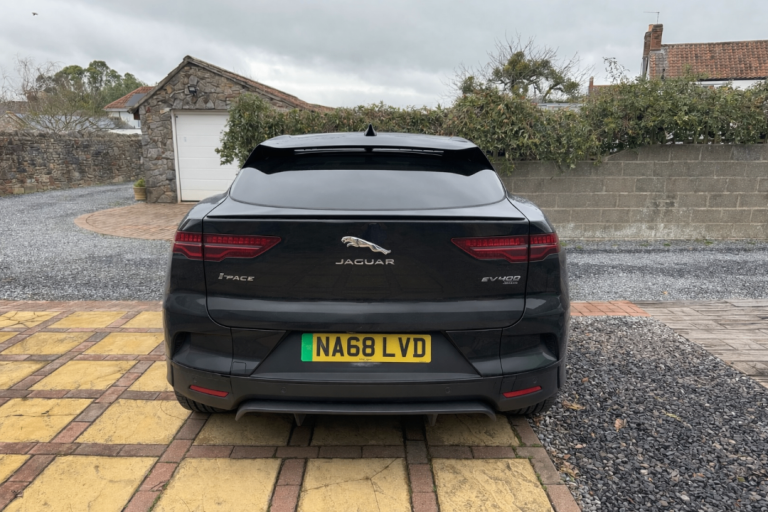 Jaguar I-Pace First Edition, fully electric 