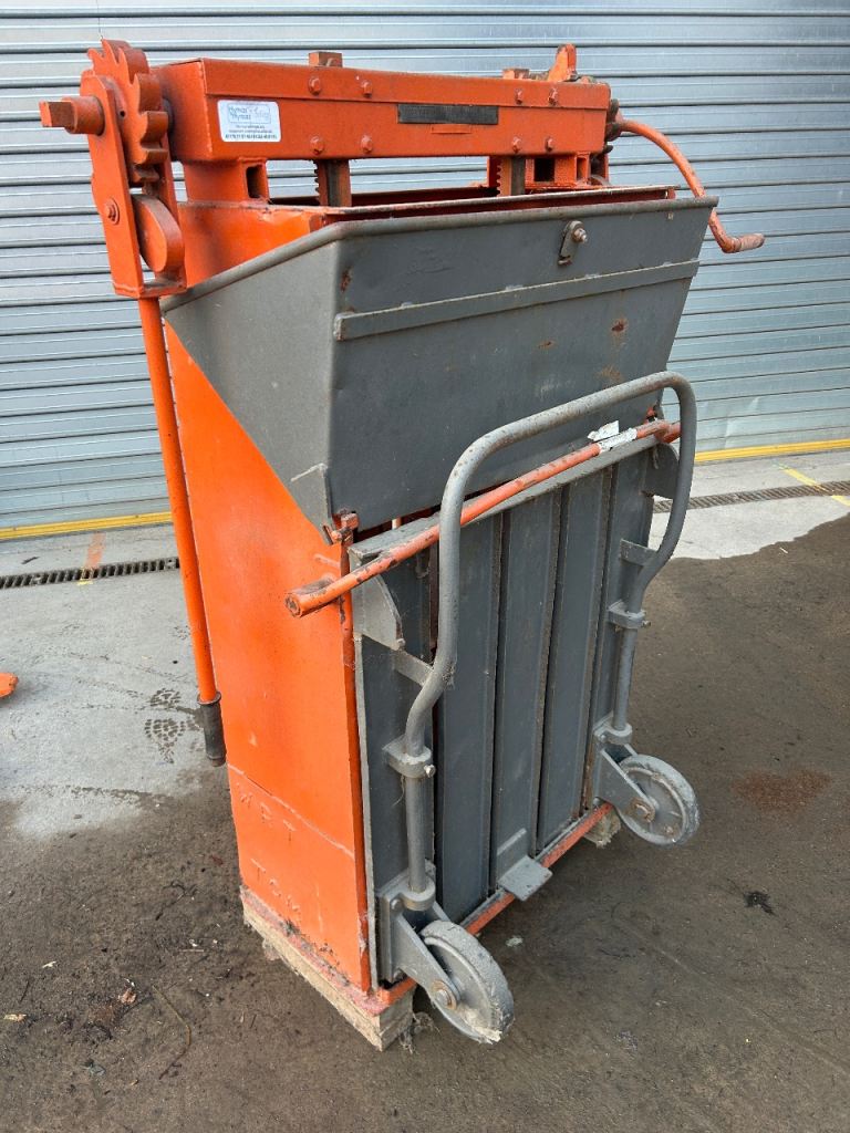 Orwak Portable cardboard baler