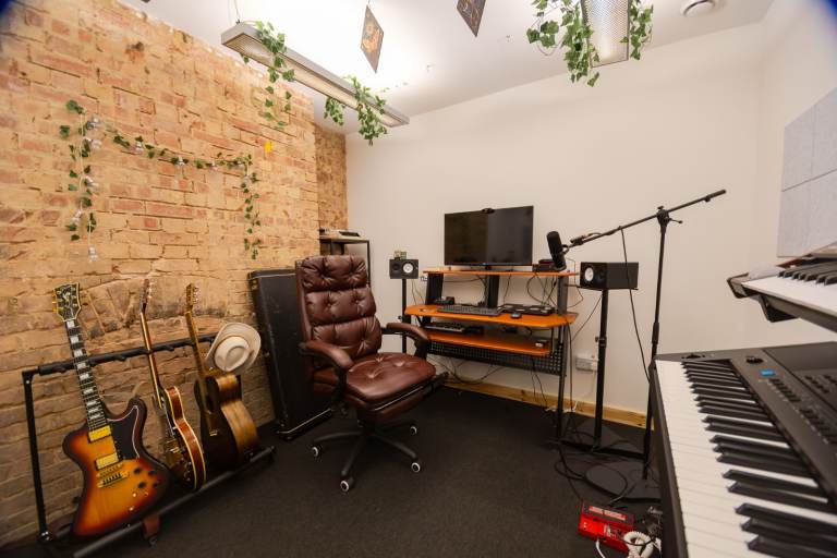 Music Studio | Creative Space | Office | Beauty Room | Workspace in Hackney Central E8
