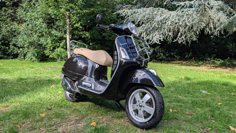 2016 Piaggio Vespa GTS300 Scooter moped GTS 300 ABS FSH ONLY 5036 Miles