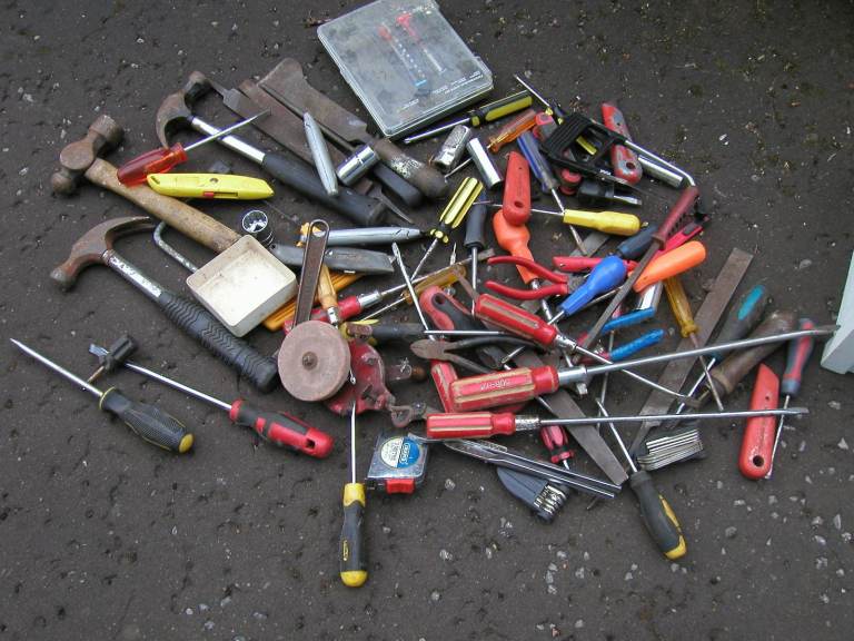 Large Job Lot of Hand Tools – Screwdrivers, Hammers, Pliers & More