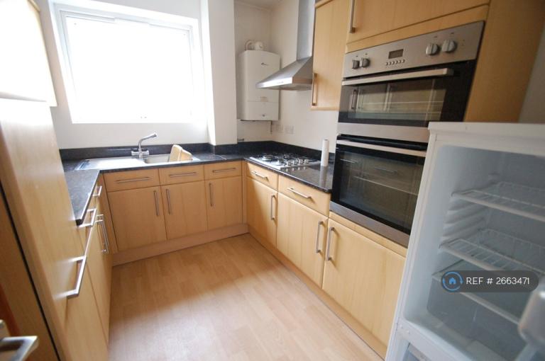 image for 2 bedroom flat in Graham Lodge, London, NW4 (2 bed) (#2663471)