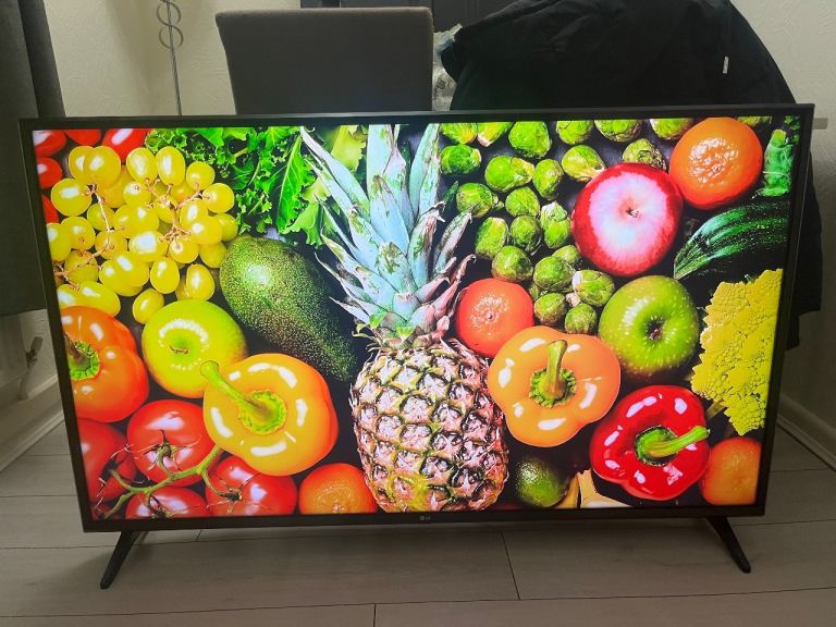 LG 55” 4K AiThinQ UHD HDR Smart LED TV – Excellent Condition