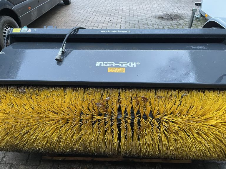Bucket brush sweeper