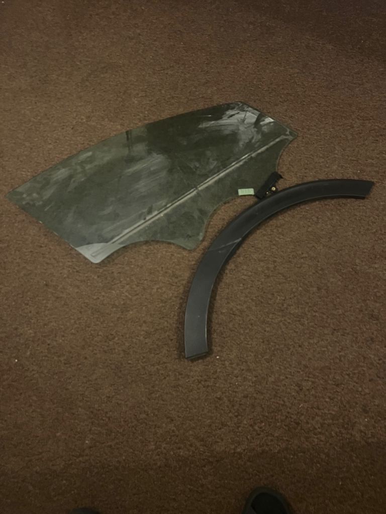 image for Kia Sportage 2017 Driver Side Window + Trim – Good Condition